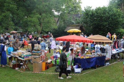 Flohmarkt auf dem Heidbarghof in Alt- Osdorf für jung und alt - Flohmarkt Termine - Flohmärkte ...