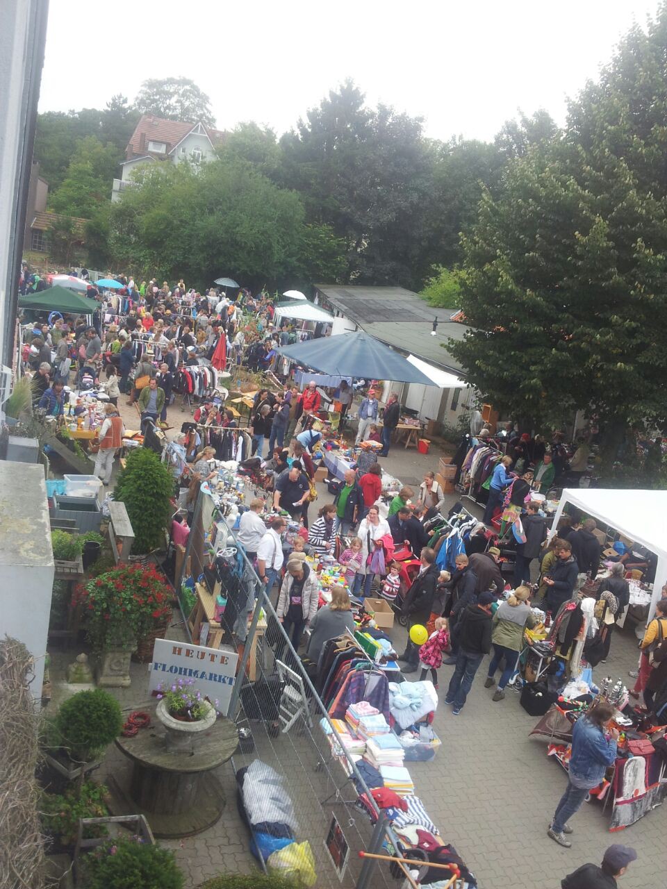 Hofflohmarkt auf 2000 qm Blankenese - Flohmarkt Termine - Flohmärkte Hamburg - HH